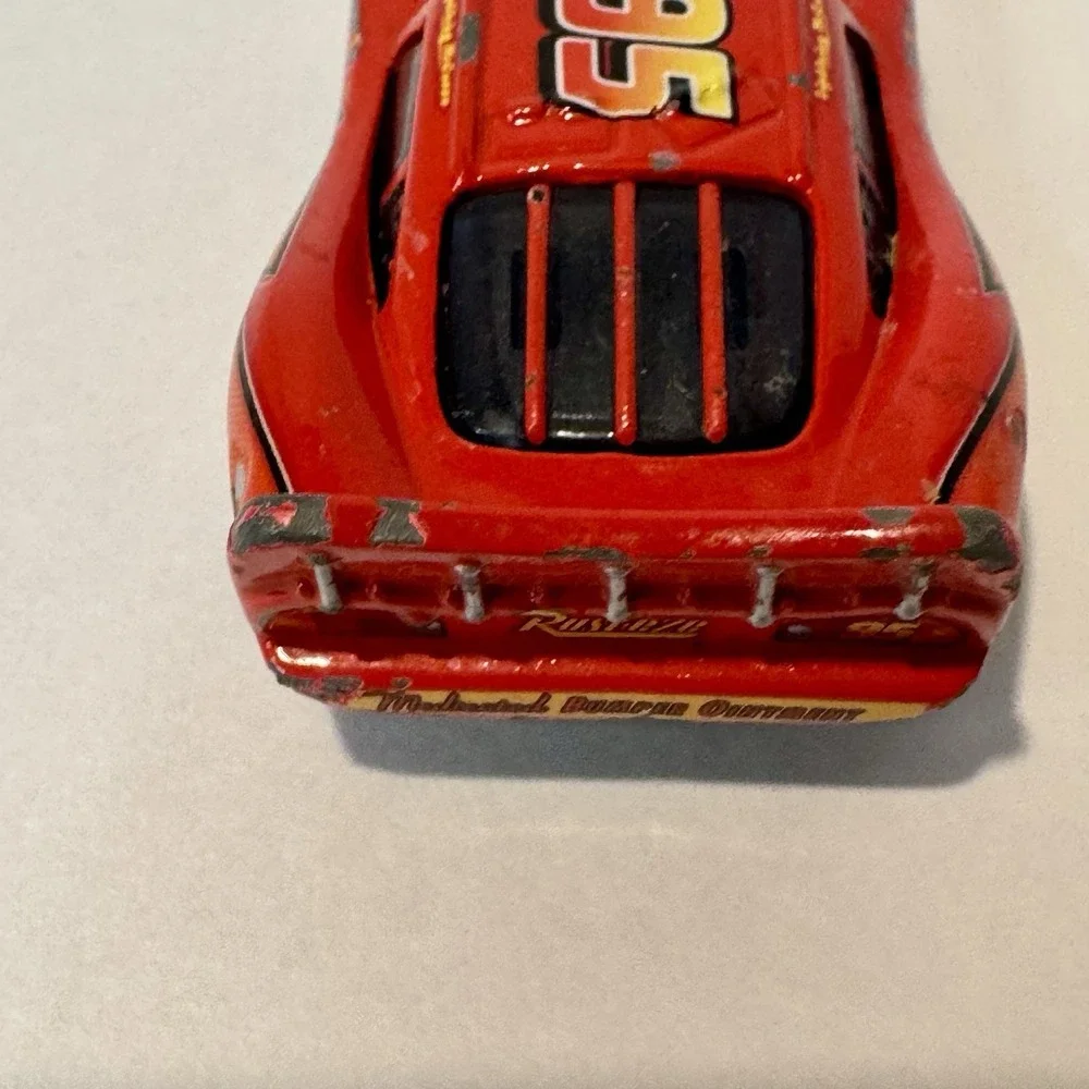 Disney Pixar Cars Lightning McQueen Diecast Toy Car 1:55 Red Rust-eze 95